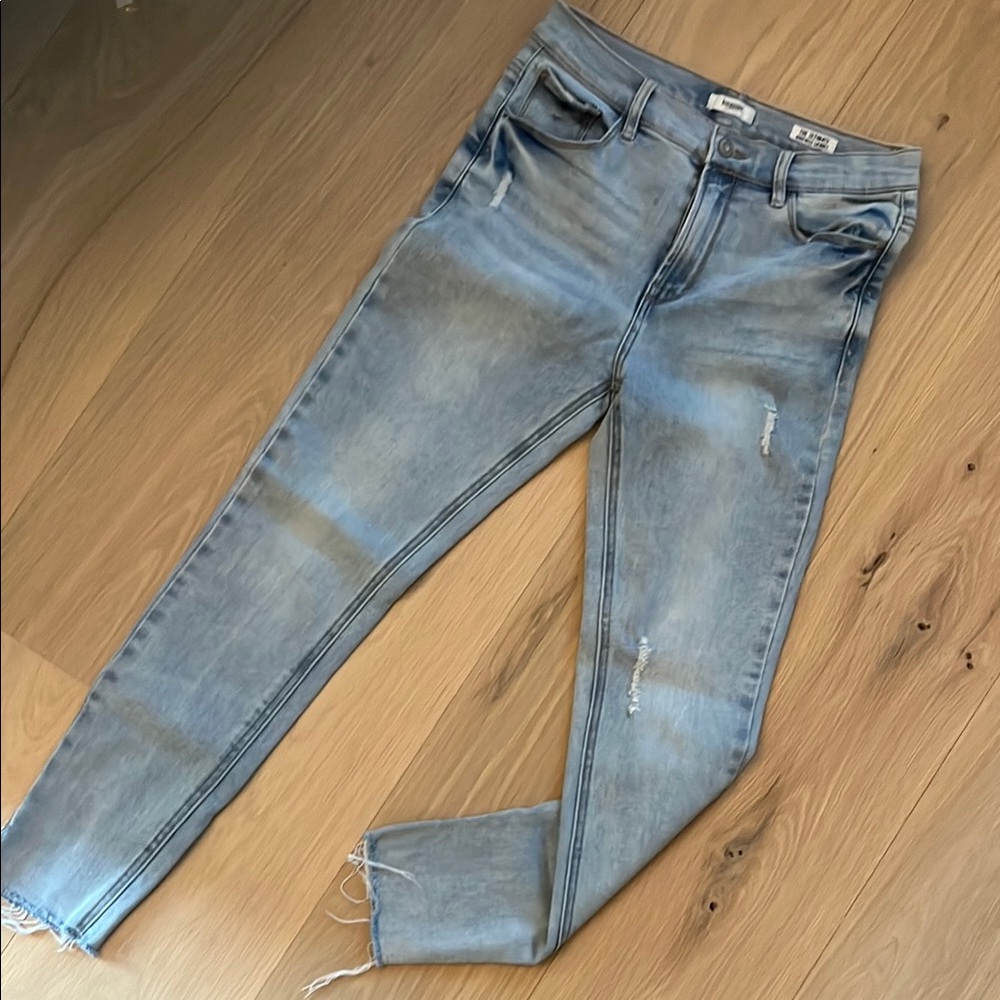 Kensie Blue Cropped Distressed Jeans